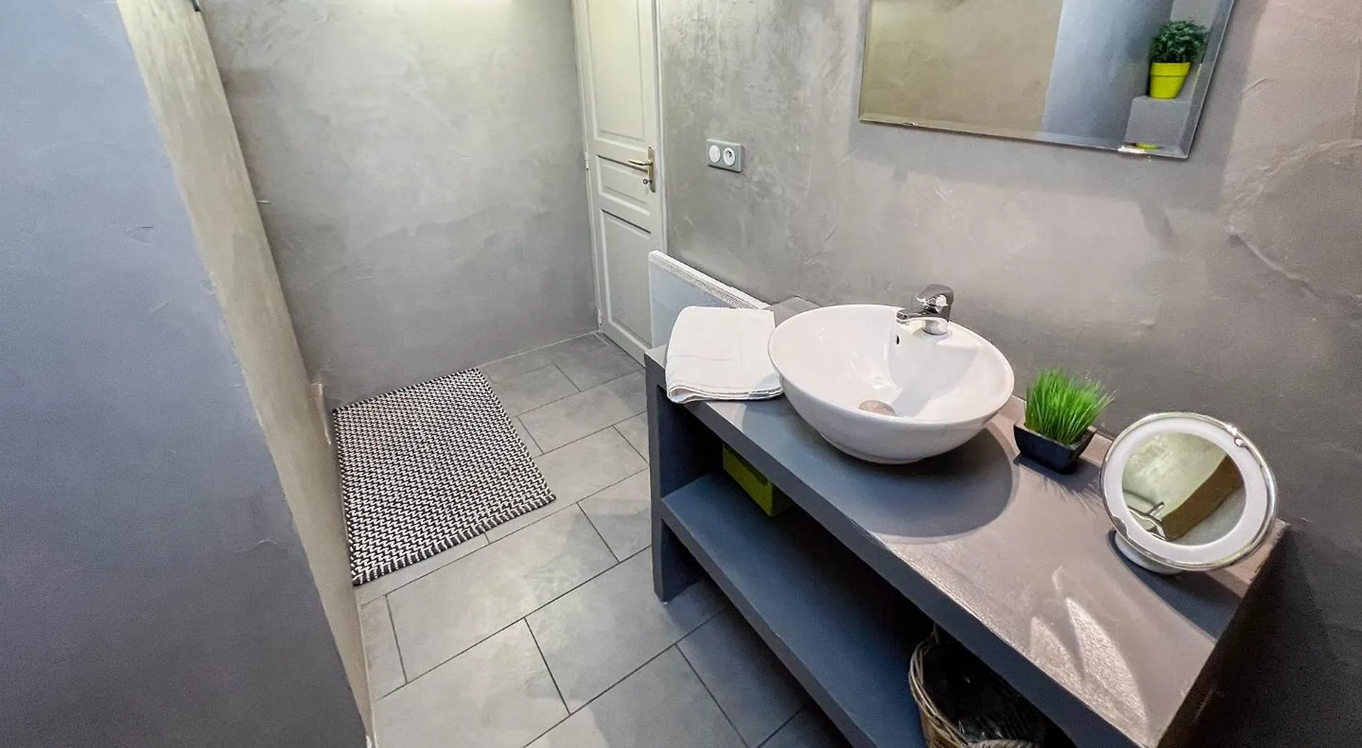 Ac - Private Exterior - Au Pied Du Palais Des Papes! Apartment Avignon 0*,